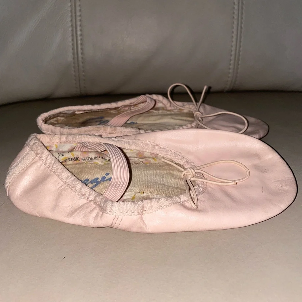 🩰 Capezio 205C Daisy Pink Leather Ballet Slippers - Size 11.5 M